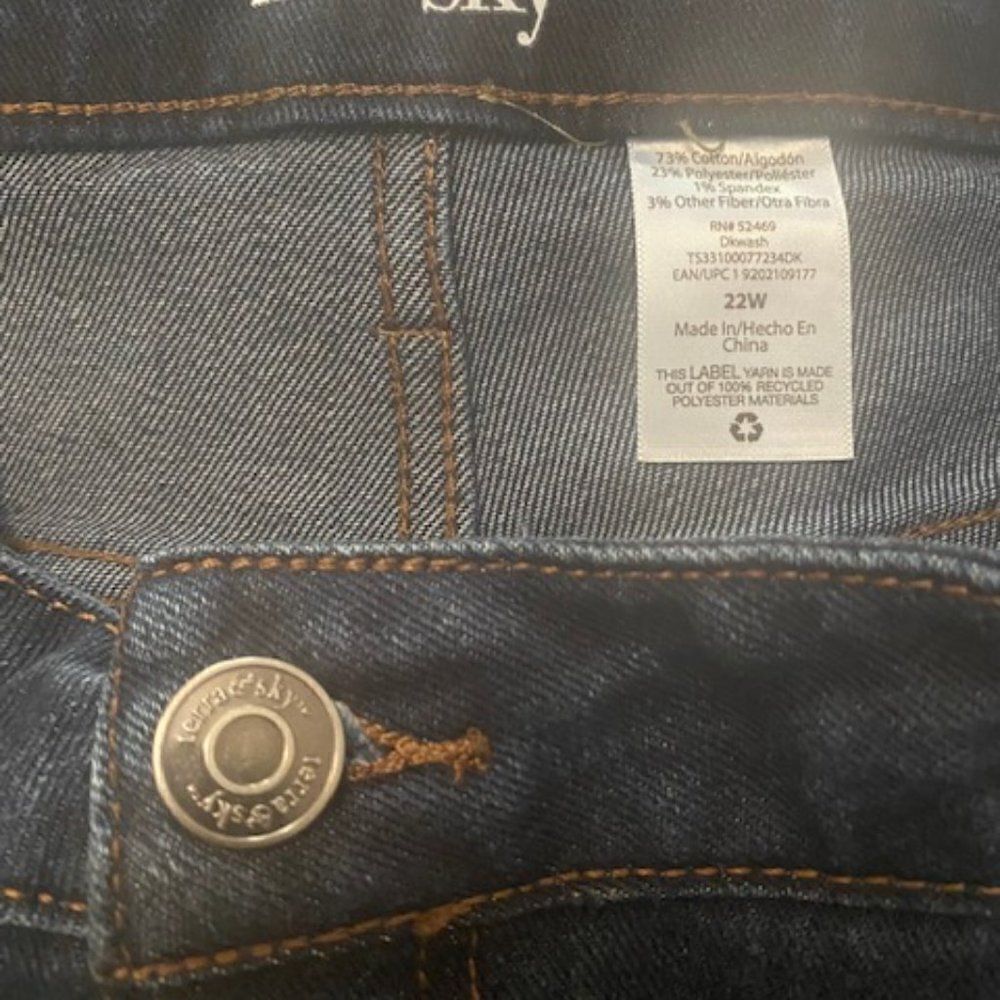 Terra & Sky distressed high rise Vintage crop bootcut, size 22W - Picture 3 of 3
